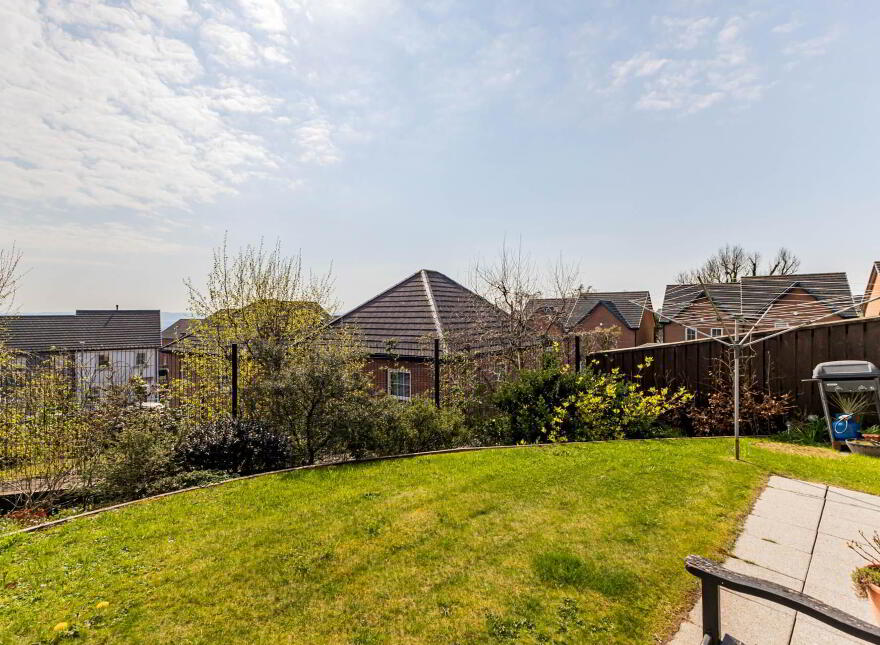 8 Sir Richard Wallace View, Lisburn, BT28 3NY