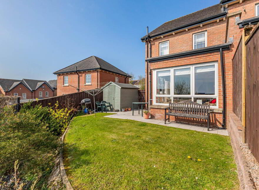 8 Sir Richard Wallace View, Lisburn, BT28 3NY