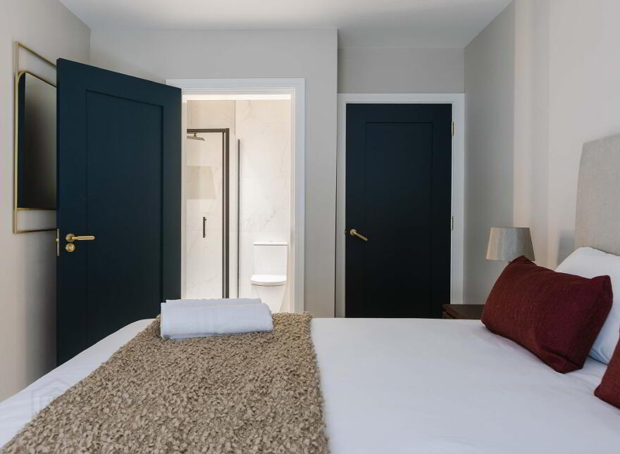 Apt 1, 7 Pier West, Kerr Street, Portrush, BT56 8DG