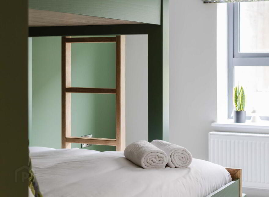 Apt 1, 7 Pier West, Kerr Street, Portrush, BT56 8DG