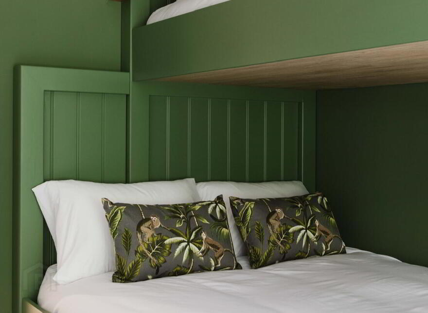 Apt 1, 7 Pier West, Kerr Street, Portrush, BT56 8DG