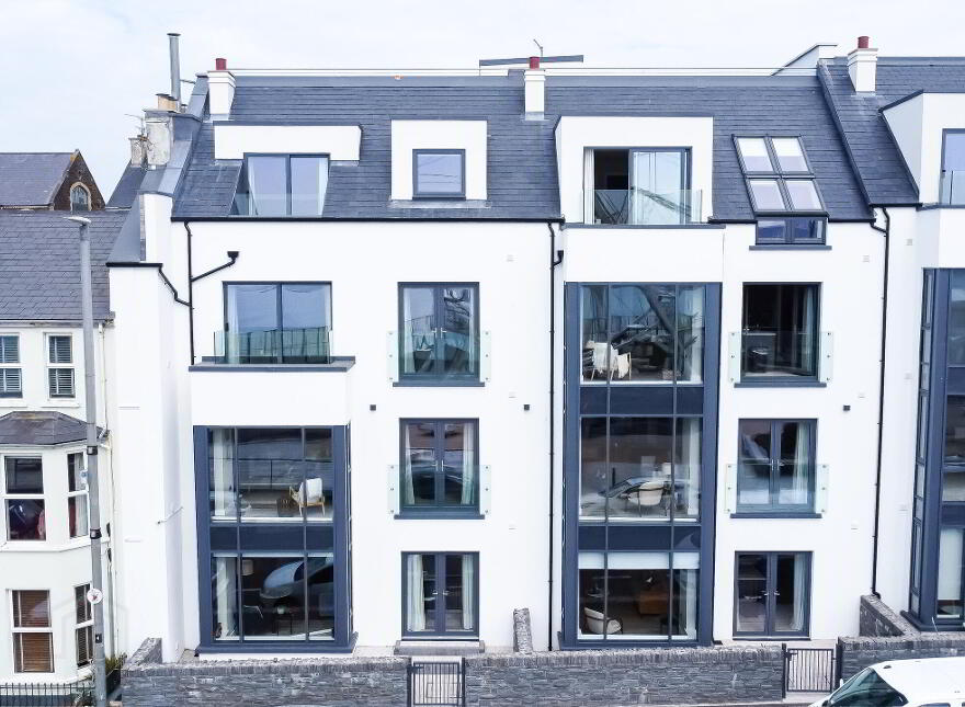 Apt 1, 7 Pier West, Kerr Street, Portrush, BT56 8DG