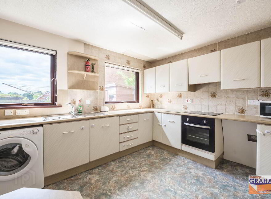 53 Hilden Court, Lisburn, BT27 4YL