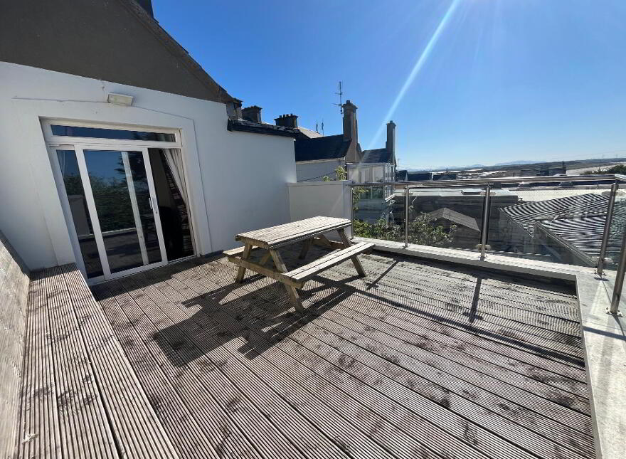 Gala, Main Street, Enniscrone, F26XK40