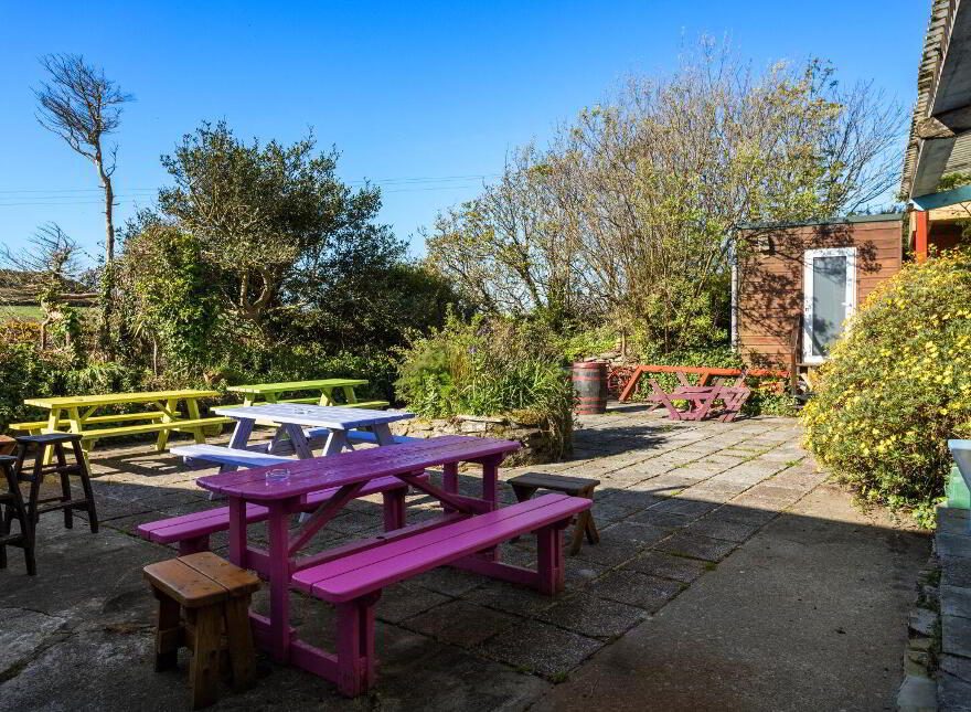 Jolly Roger, Farranacoush, Sherkin Island, P81Y635