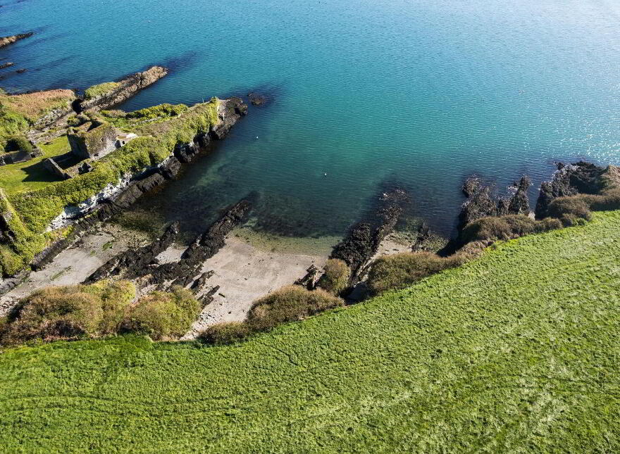 Jolly Roger, Farranacoush, Sherkin Island, P81Y635