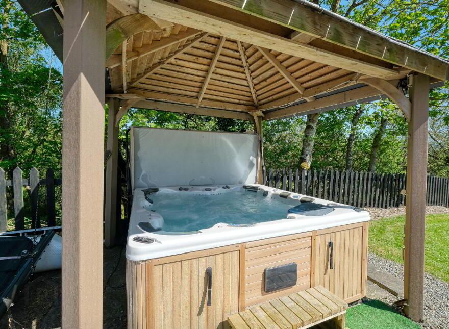 Berry Lodge, Elfeet, Newtowncashel, N39PV29
