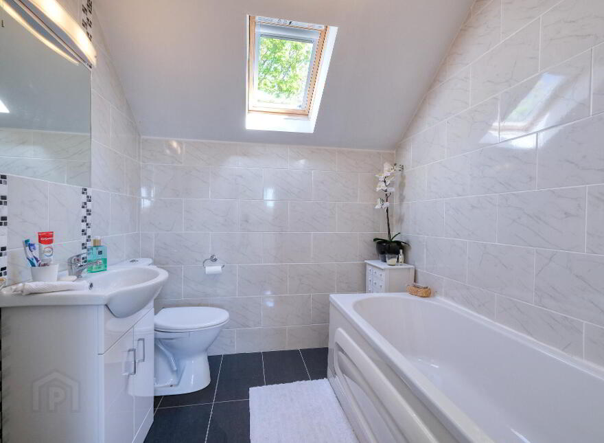 Berry Lodge, Elfeet, Newtowncashel, N39PV29