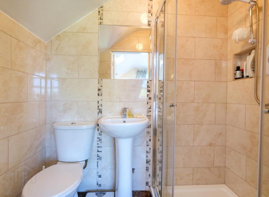 Berry Lodge, Elfeet, Newtowncashel, N39PV29