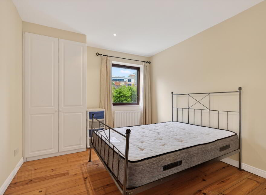 4 St Johns Wharf, Belfast, BT1 3LT