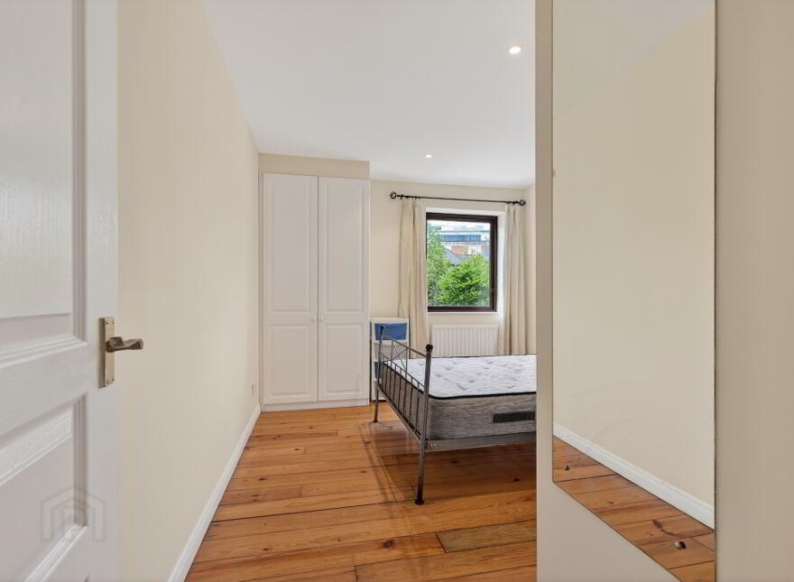 4 St Johns Wharf, Belfast, BT1 3LT
