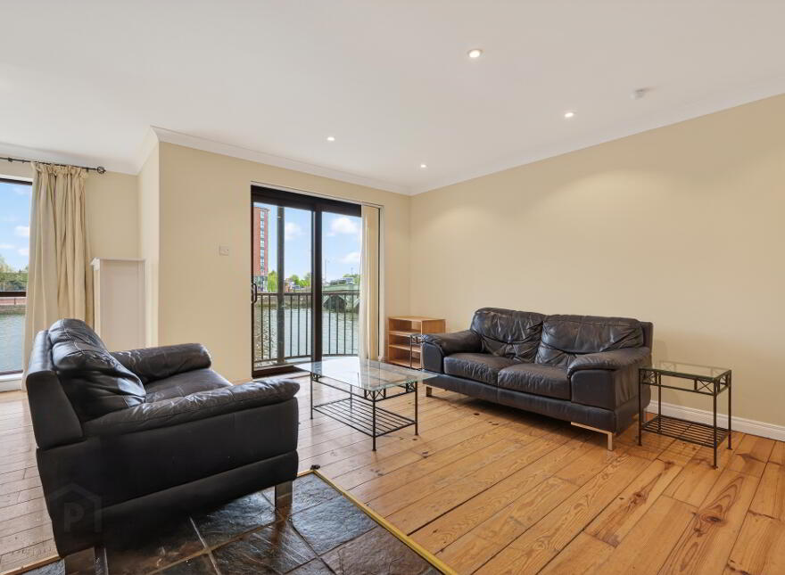 4 St Johns Wharf, Belfast, BT1 3LT
