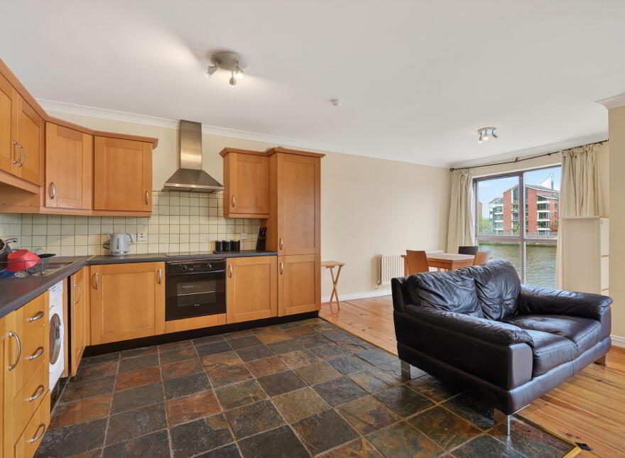 4 St Johns Wharf, Belfast, BT1 3LT