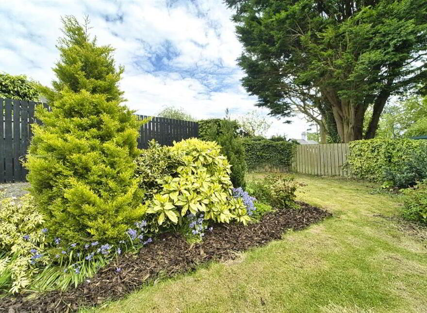23 Coolsara Park, Lisburn, BT28 3BG