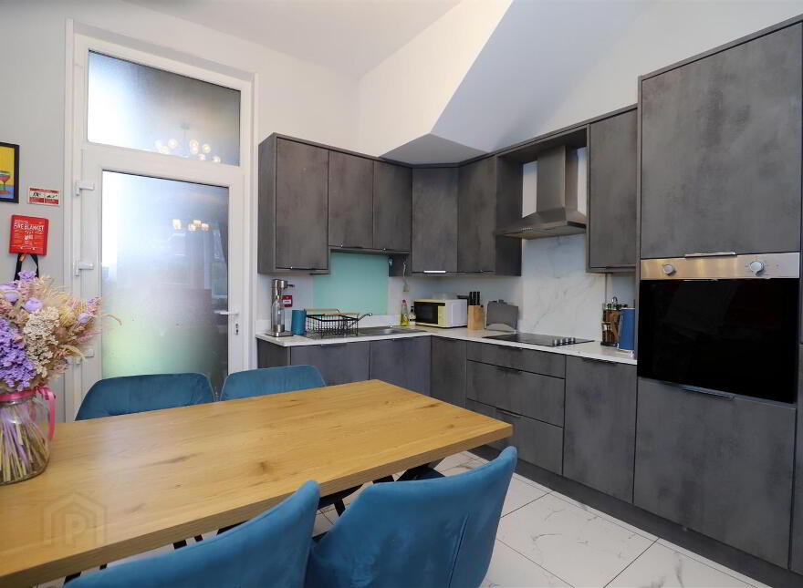 Ap 1, 85 South Parade, Belfast, BT7 2GN