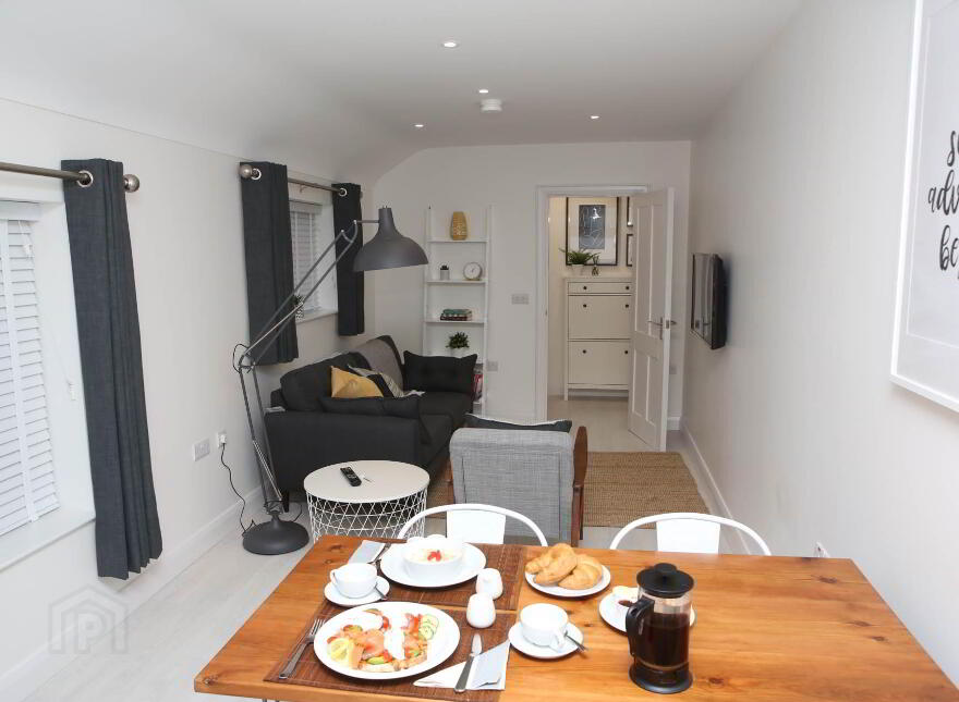 Apartment 1 - 11 East Bridge St, Enniskillen, BT74 7BW