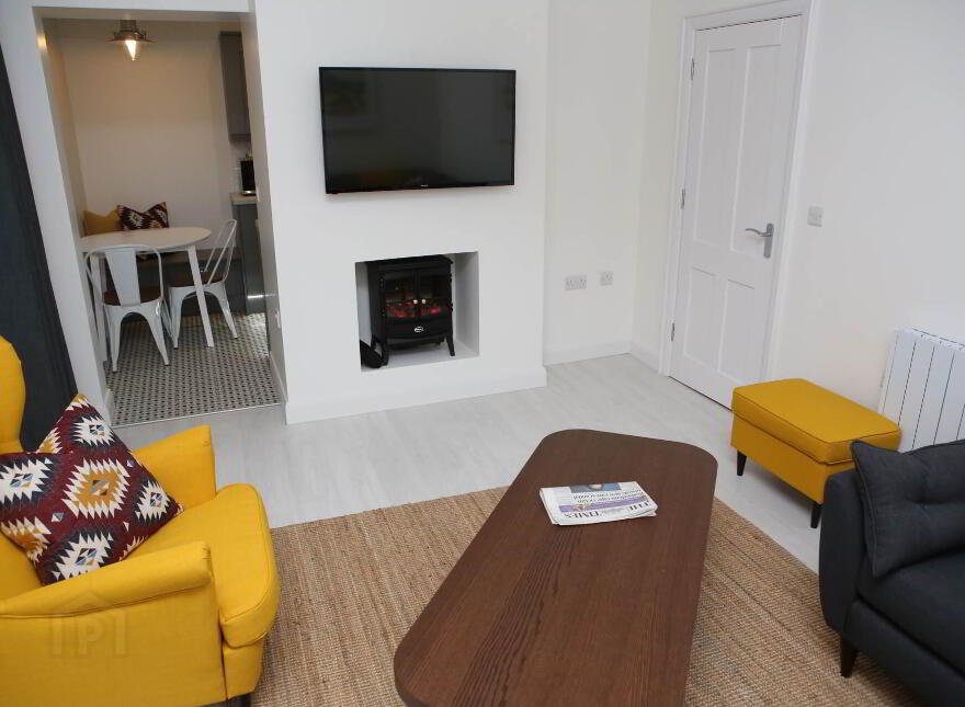 Apartment 2 - 11 East Bridge St, Enniskillen, BT74 7BW