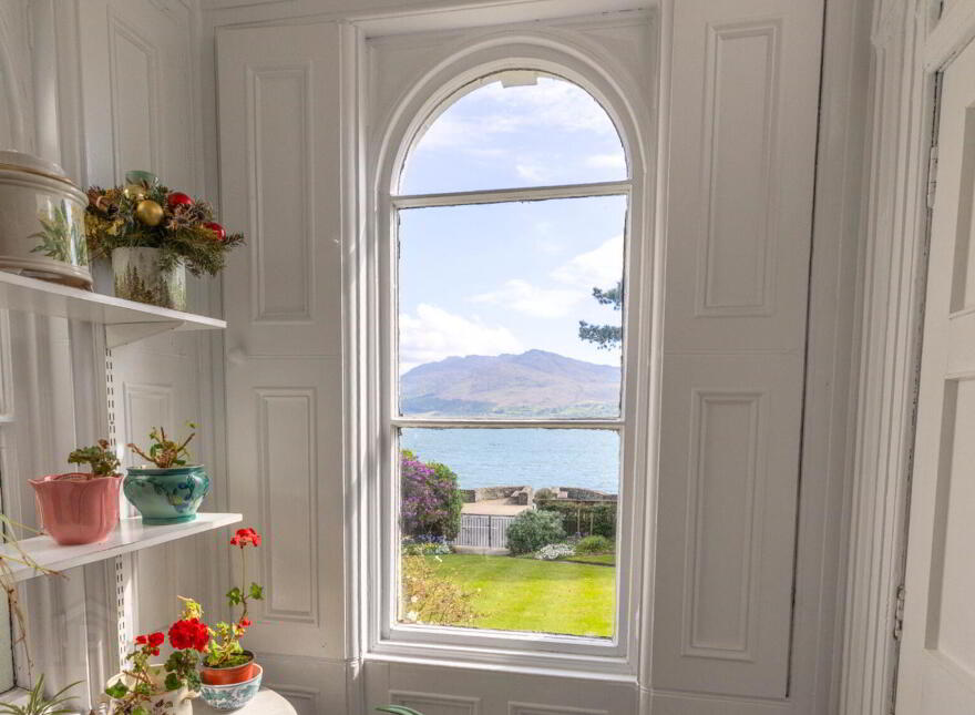 37 Seaview, Warrenpoint, Newry, BT34 3NJ
