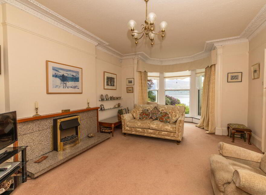 37 Seaview, Warrenpoint, Newry, BT34 3NJ