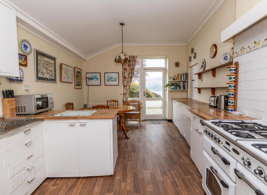 37 Seaview, Warrenpoint, Newry, BT34 3NJ