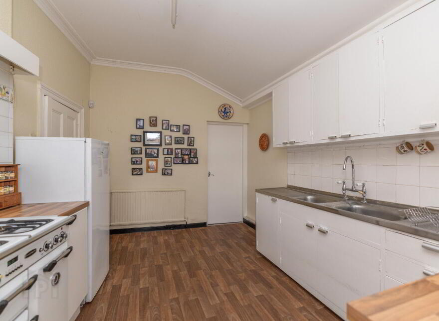 37 Seaview, Warrenpoint, Newry, BT34 3NJ