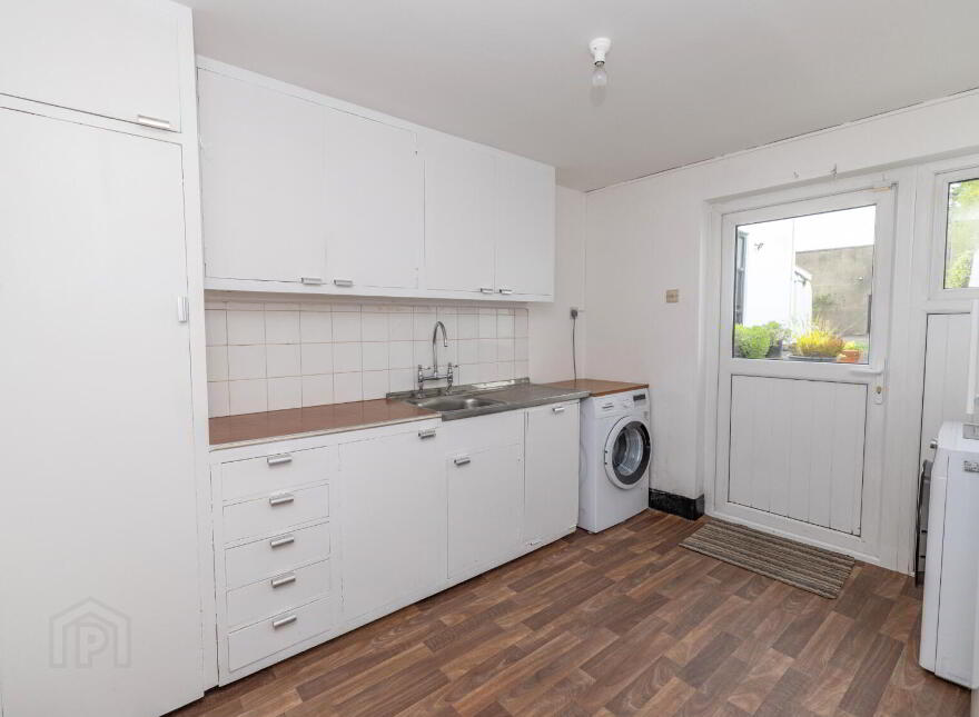 37 Seaview, Warrenpoint, Newry, BT34 3NJ