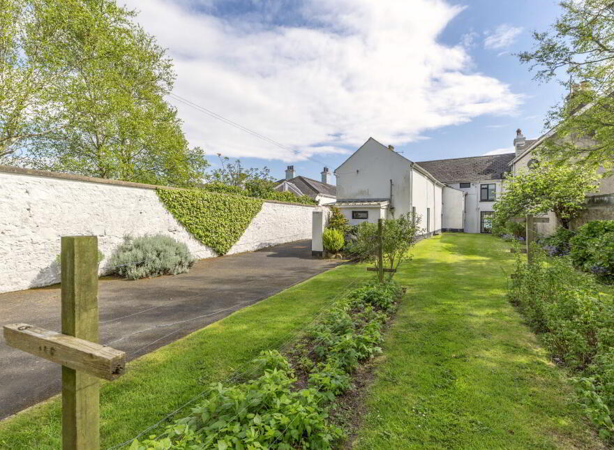 37 Seaview, Warrenpoint, Newry, BT34 3NJ