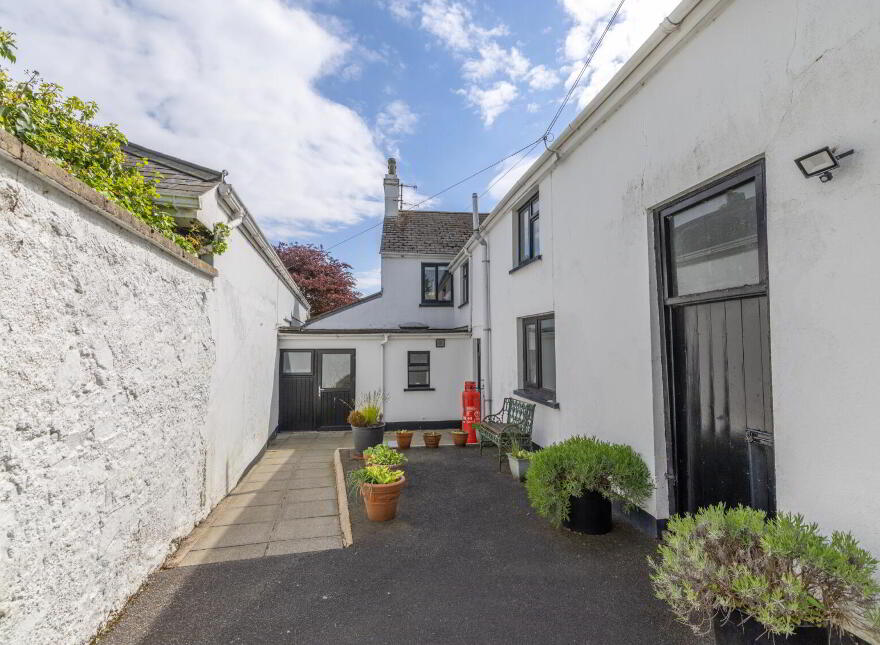 37 Seaview, Warrenpoint, Newry, BT34 3NJ