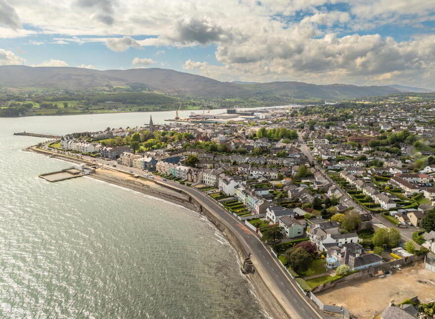 37 Seaview, Warrenpoint, Newry, BT34 3NJ