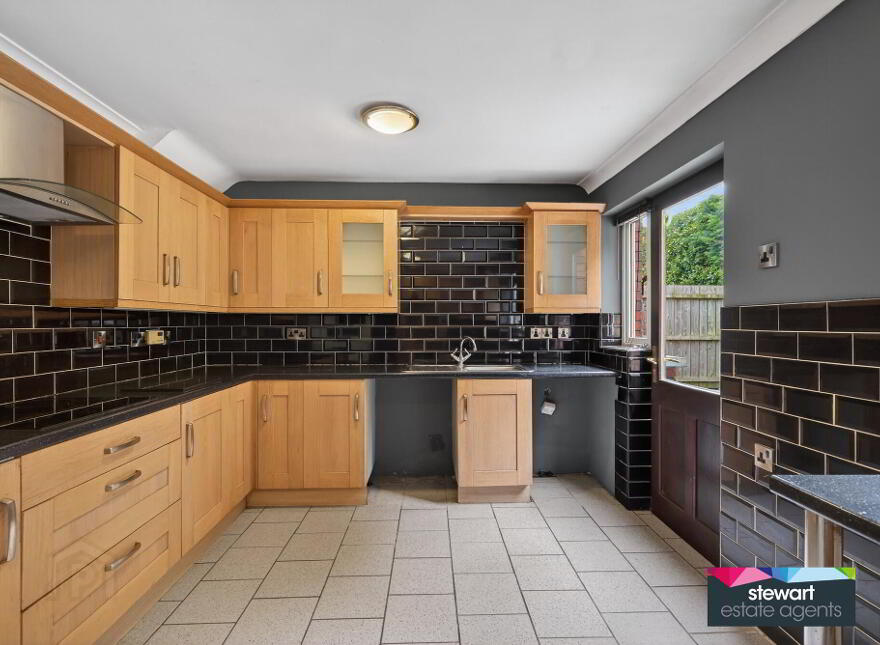 12 Arindale, Maghaberry, Lisburn, BT67 0SY