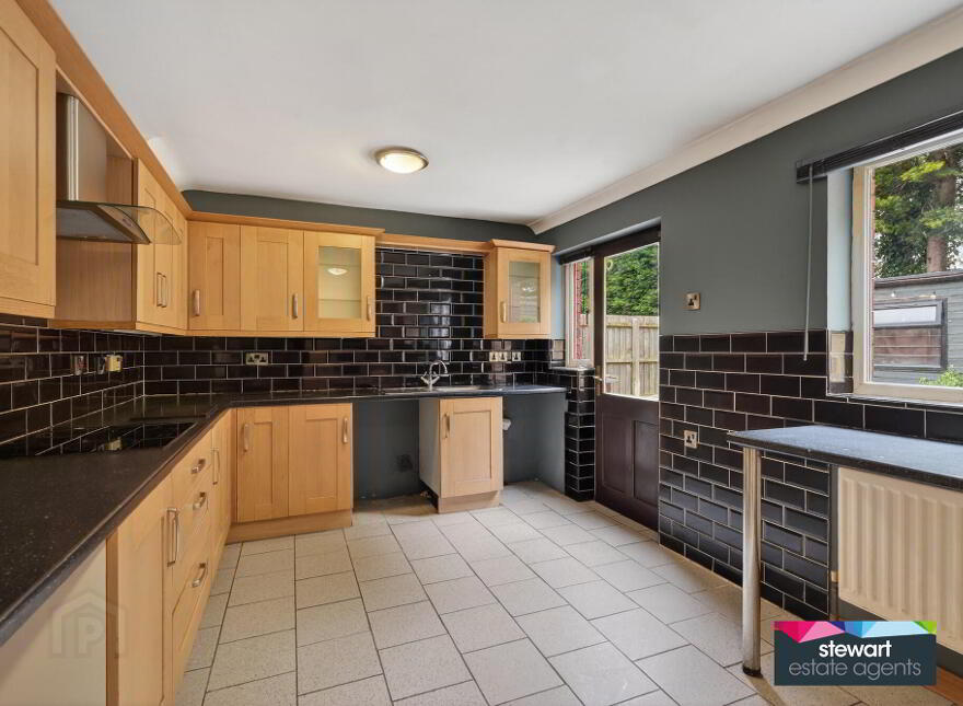 12 Arindale, Maghaberry, Lisburn, BT67 0SY
