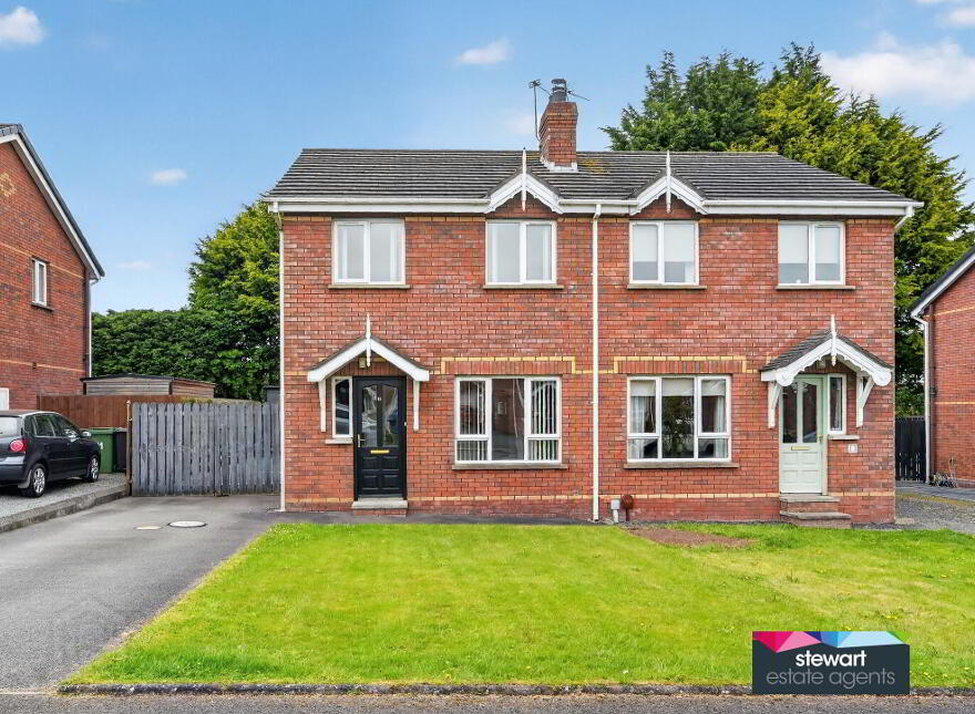 12 Arindale, Maghaberry, Lisburn, BT67 0SY
