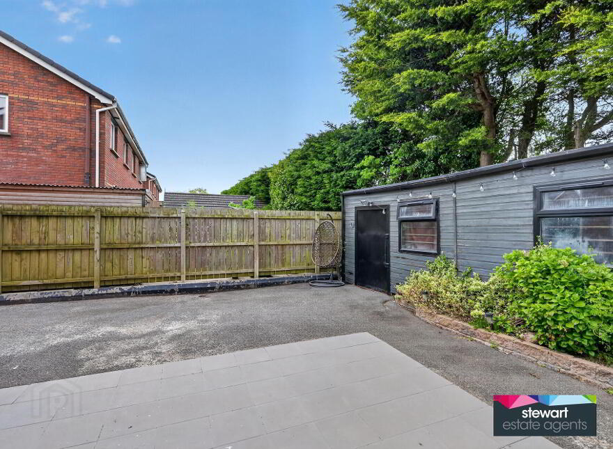 12 Arindale, Maghaberry, Lisburn, BT67 0SY