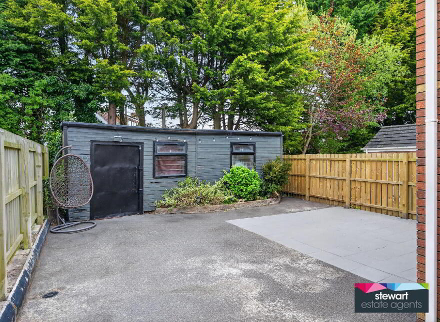 12 Arindale, Maghaberry, Lisburn, BT67 0SY