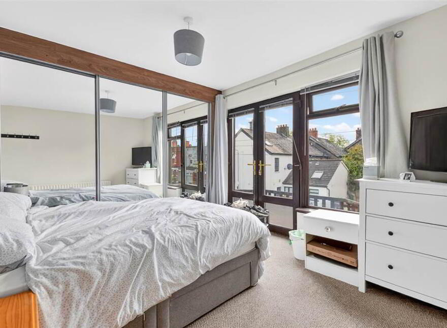 1 Laganvale Street, Stranmillis, Belfast, BT9 5FR