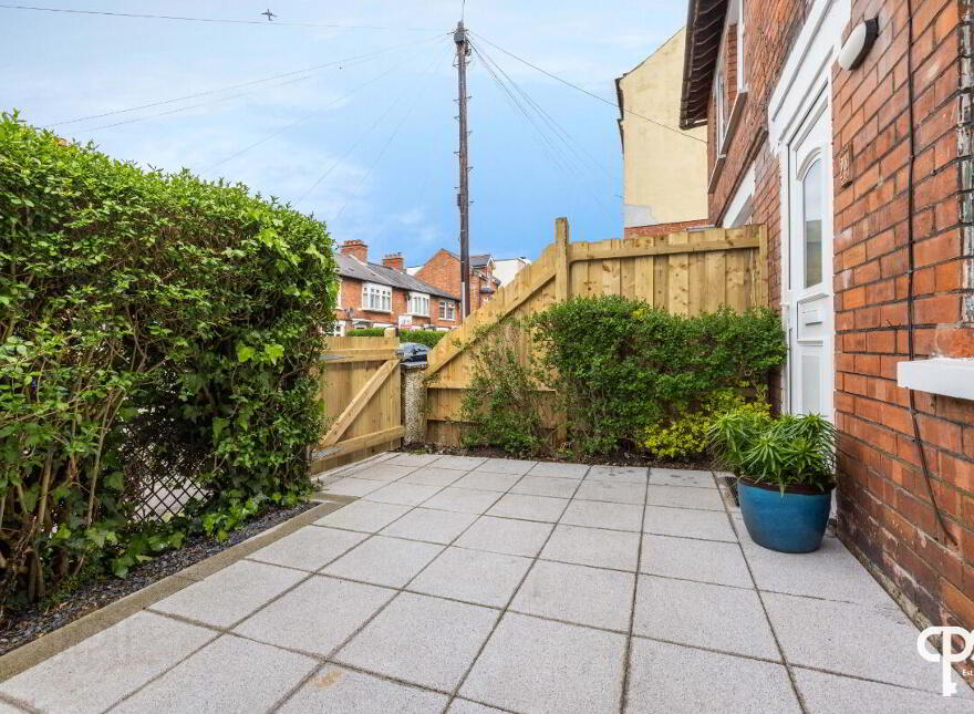 24 Whitehall Gardens, Belfast, BT7 3GW