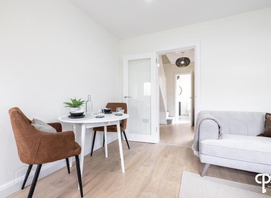 24 Whitehall Gardens, Belfast, BT7 3GW
