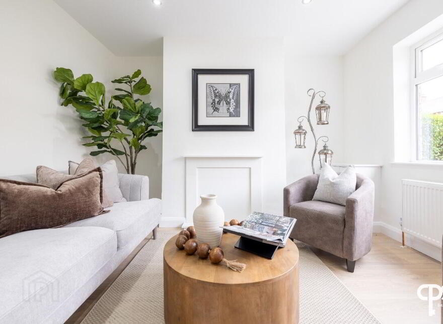 24 Whitehall Gardens, Belfast, BT7 3GW
