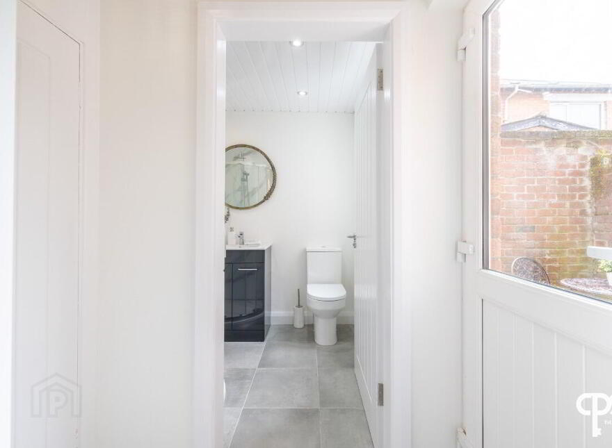 24 Whitehall Gardens, Belfast, BT7 3GW
