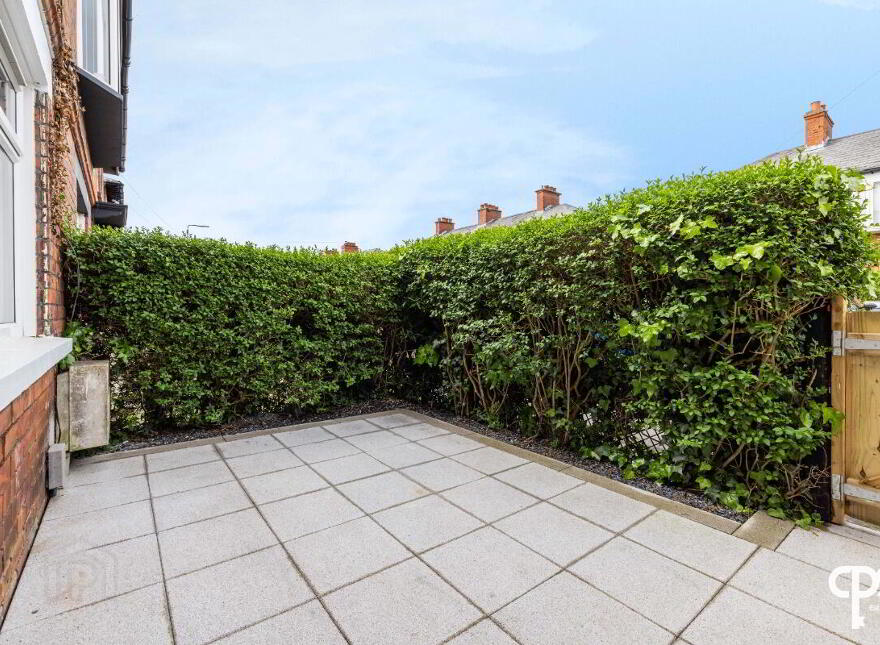 24 Whitehall Gardens, Belfast, BT7 3GW
