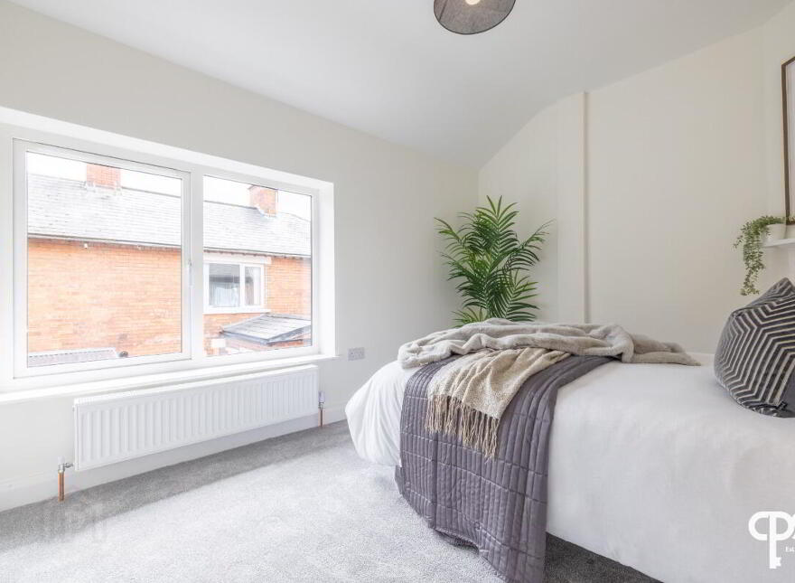 24 Whitehall Gardens, Belfast, BT7 3GW
