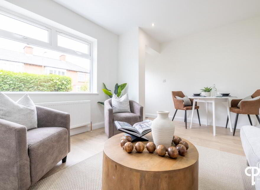 24 Whitehall Gardens, Belfast, BT7 3GW