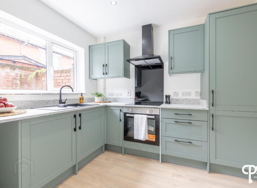 24 Whitehall Gardens, Belfast, BT7 3GW