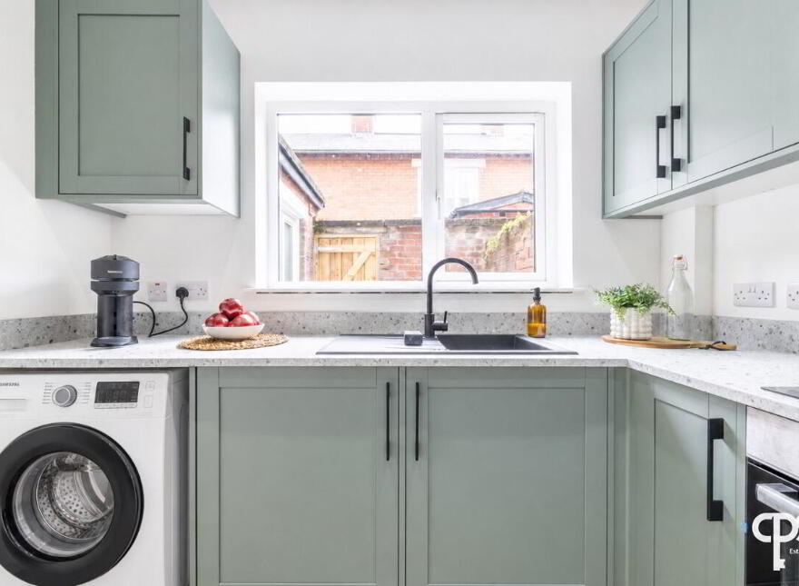 24 Whitehall Gardens, Belfast, BT7 3GW