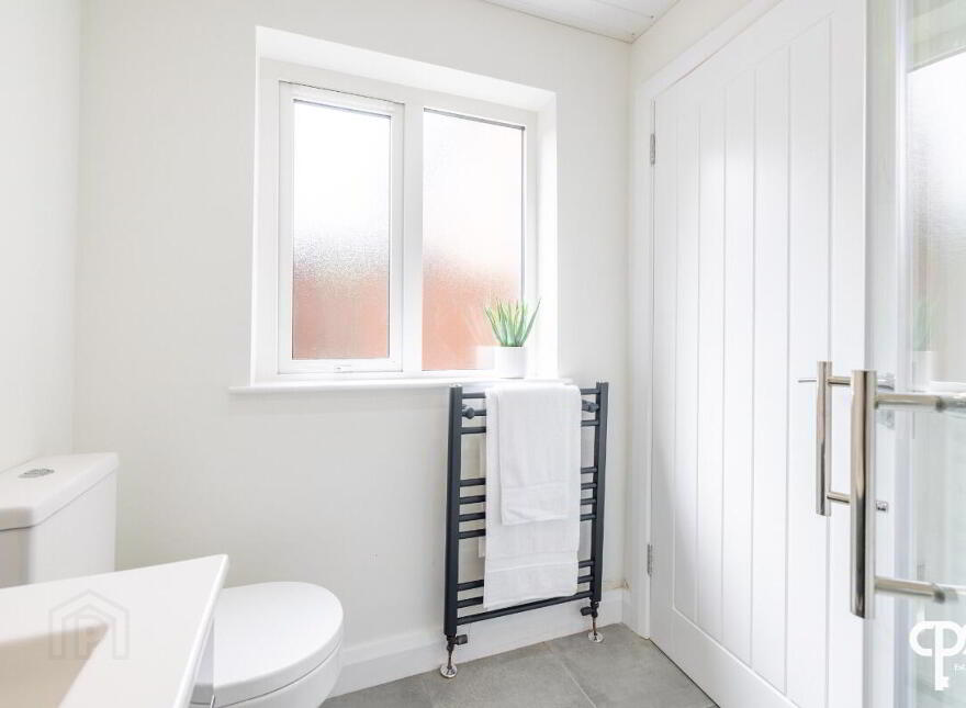 24 Whitehall Gardens, Belfast, BT7 3GW