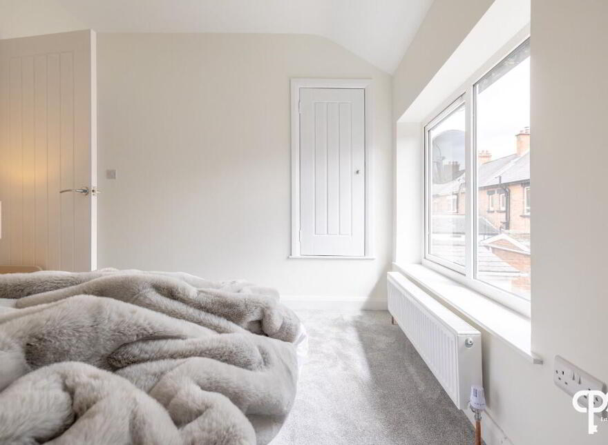 24 Whitehall Gardens, Belfast, BT7 3GW