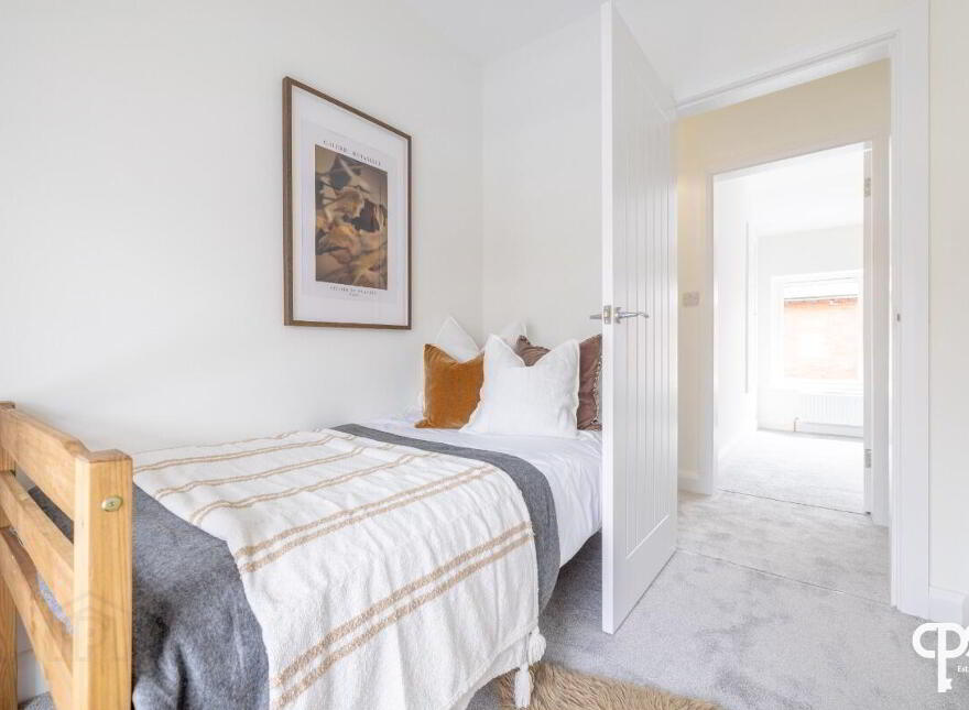 24 Whitehall Gardens, Belfast, BT7 3GW