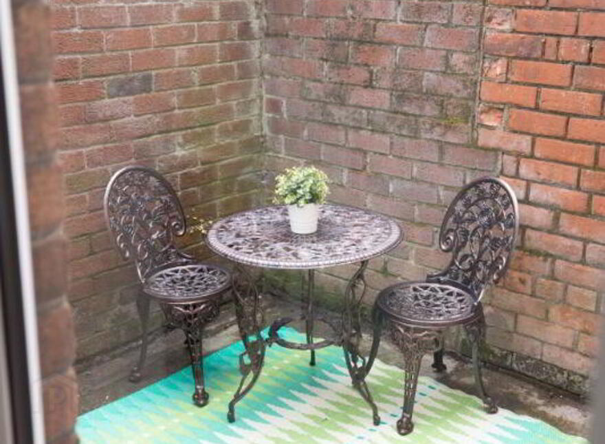 24 Whitehall Gardens, Belfast, BT7 3GW