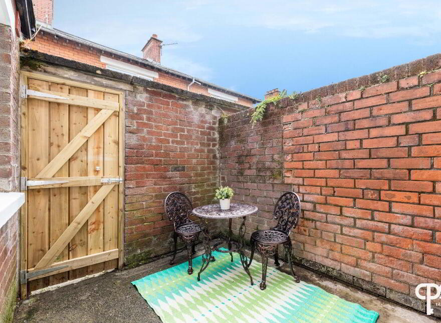 24 Whitehall Gardens, Belfast, BT7 3GW