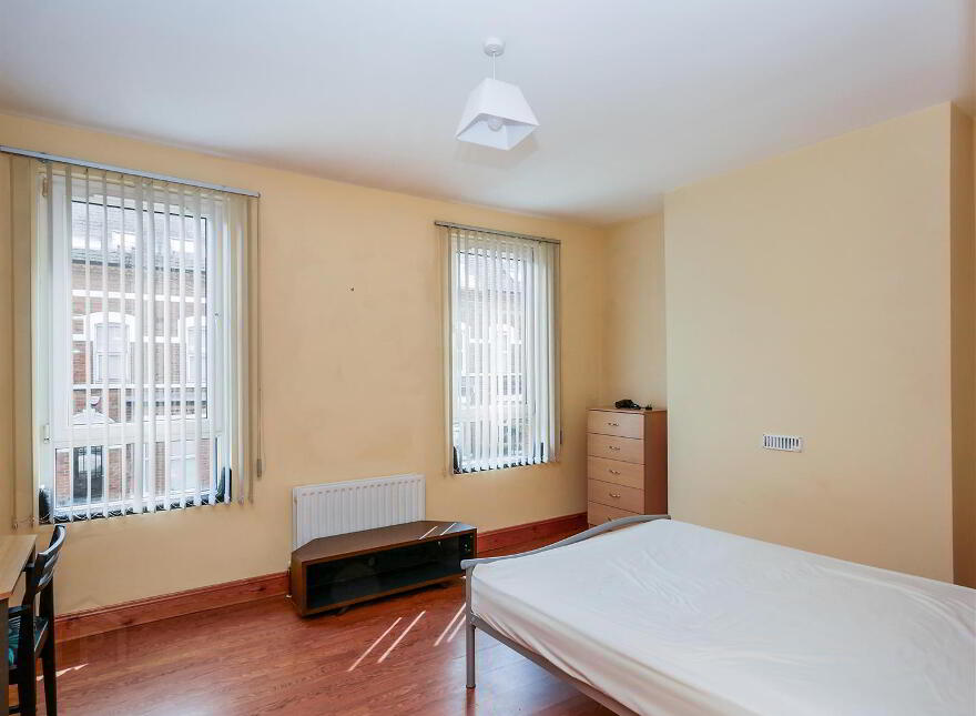 65 Haypark Avenue, Ormeau Road, Belfast, BT7 3FE
